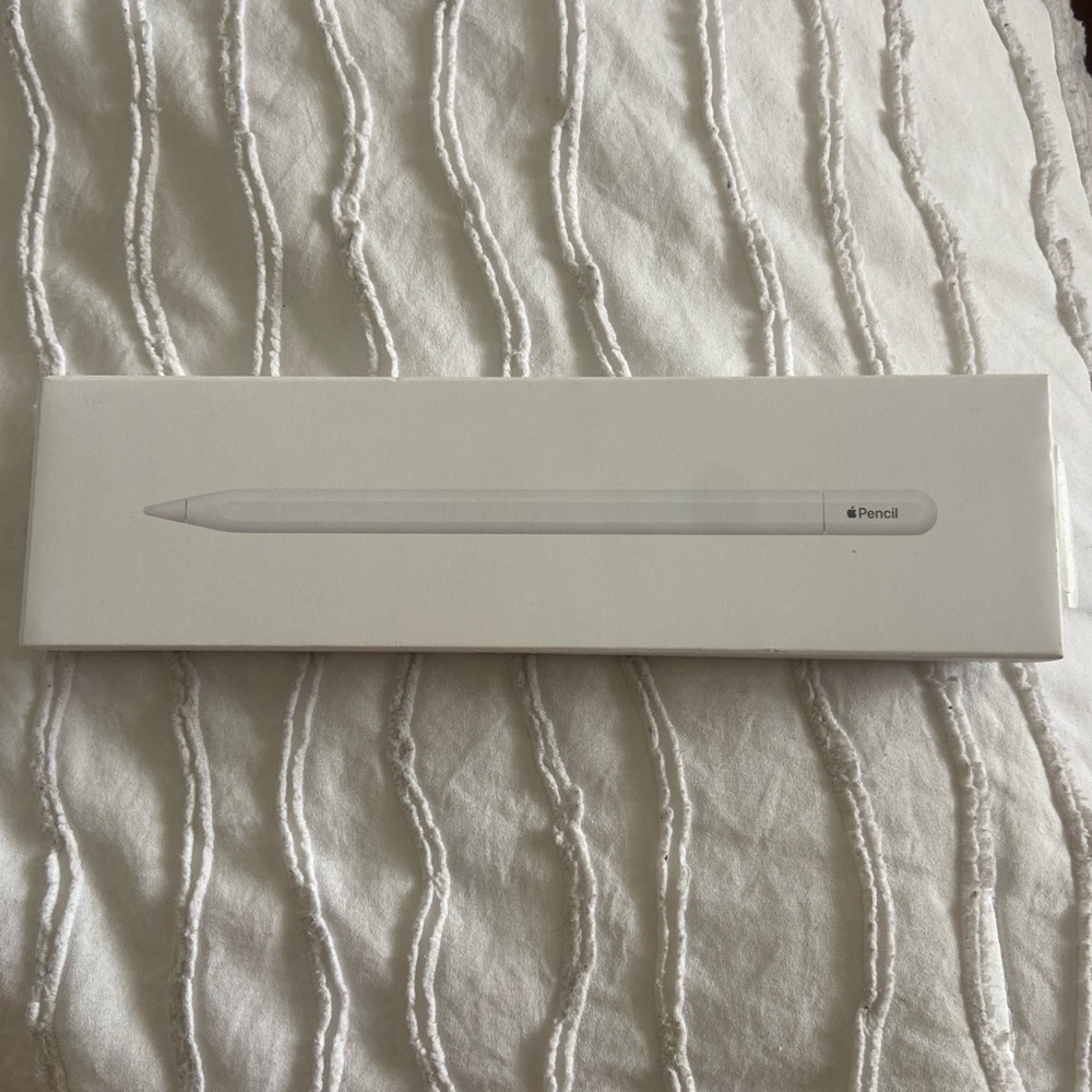 Apple Pencil fits any iPad